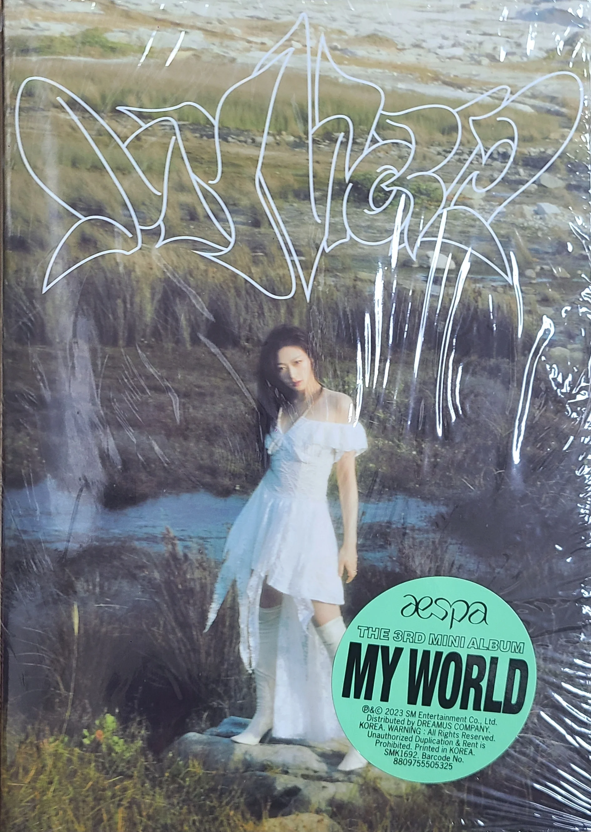 The 3rd Mini Album 'MY WORLD' Intro Version